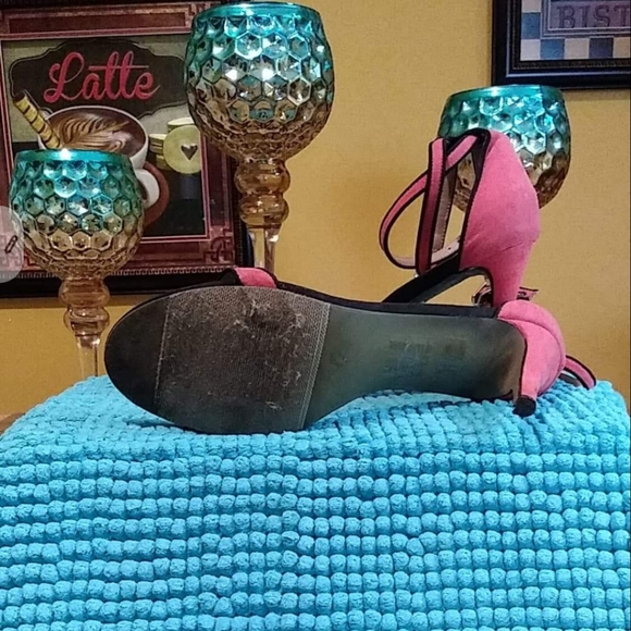 Used Shoes! - Picture 3 of 3